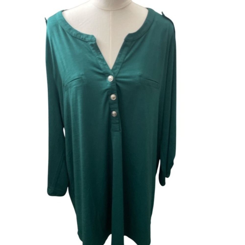 Dear Scarlett Solid 3/4 Sleeve Lizzy Top in Jewel Green